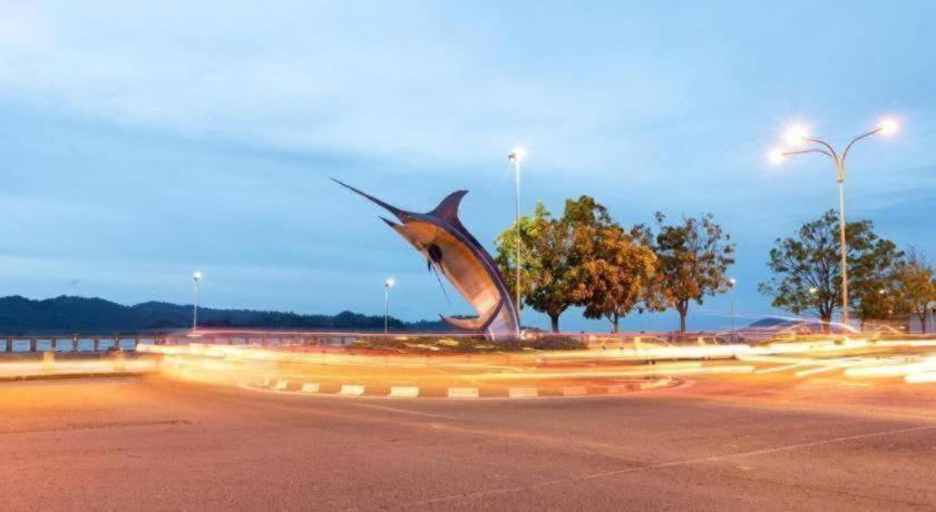 Monaco Boutique Kampung Air 2*
